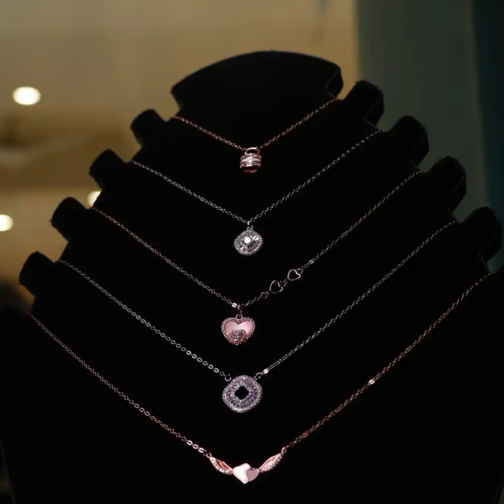 neckpiece 03
